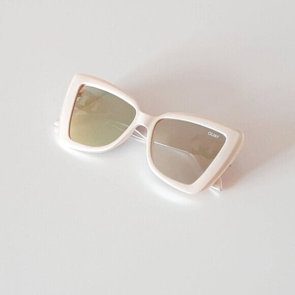 NWOT Quay pearly frame & mirrored lens oversized cat eye sunglasses - Picture 7 of 12